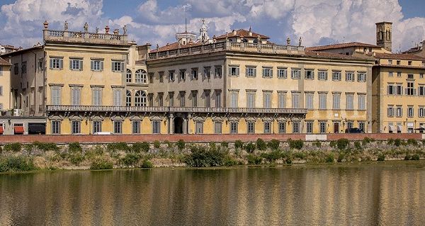 LUCREZIA CORSINI MIARI FULCIS Visita guidata dalla donatrice per un massimo di 15 persone al palazzo e alla quadreria di Palazzo Corsini in Lungarno Corsini a Firenze. Una visita piena di aneddoti e storie familiari.  - Asta ASTA A TEMPO | AIRC - Associazione Nazionale - Case d'Asta italiane