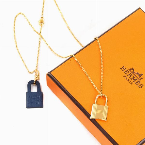 HERMES GIROCOLLO KELLY�����������������������������������������������������������������������������������������������������������������������������������  - Asta VINTAGE: BORSE E ACCESSORI DI HERMES, LOUIS VUITTON E ALTRE GRANDI MAISON - Associazione Nazionale - Case d'Asta italiane