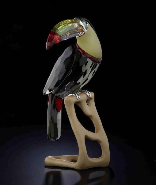 Grande tucano Swarovski Diamante nero della collezione Uccelli Paradiso  - Asta Swarovski: Crystalized Elegance - Associazione Nazionale - Case d'Asta italiane