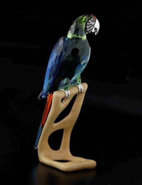 Grande pappagallo sul trespolo Ara Swarovski della collezione Uccelli paradiso  - Asta Swarovski: Crystalized Elegance - Associazione Nazionale - Case d'Asta italiane