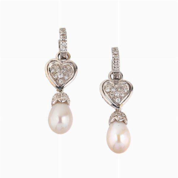 PAIO DI ORECCHINI CON PERLE E DIAMANTI  - Asta Gioielli - Associazione Nazionale - Case d'Asta italiane