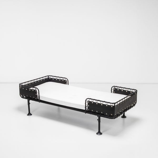 Jacques  Adnet : Daybed.  - Asta Fine Design - Associazione Nazionale - Case d'Asta italiane
