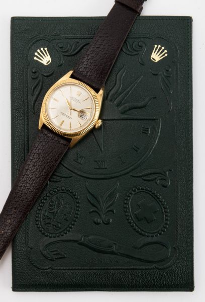 ROLEX : Classico Datejust 1601 in oro giallo 18k, quadrante Argent�, lancette ed indici a foglia con scatola, garanzia e certificato di cronometria  - Asta Orologi da Polso - Associazione Nazionale - Case d'Asta italiane