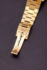 ROLEX : Classico ed elegante Daydate 1803, in oro giallo 18k con particolare quadrante color visone ed indici Wide Boy, bracciale President con chiusura a scomparsa  - Asta Orologi da Polso - Associazione Nazionale - Case d'Asta italiane