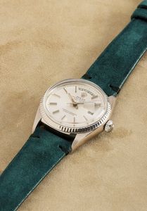 ROLEX : Elegante ed essenziale Daydate ref 1803 in oro bianco 18k, quadrante argent� con indici a bastone applicati, ghiera zigrinata, carica automatica  - Asta Orologi da Polso - Associazione Nazionale - Case d'Asta italiane