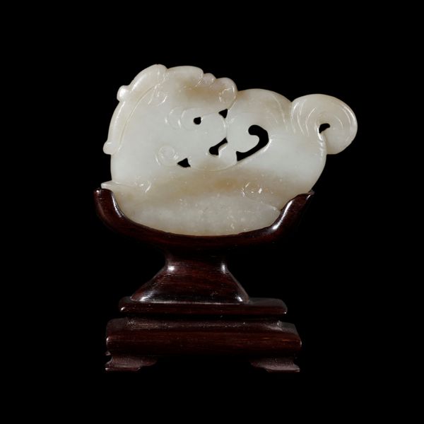 INTAGLIO IN GIADA CELADON  - Asta Arte Orientale  - Associazione Nazionale - Case d'Asta italiane