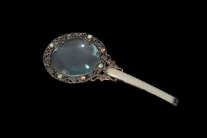 LENTE E TAGLIACARTE IN GIADA  - Asta Arte Orientale  - Associazione Nazionale - Case d'Asta italiane