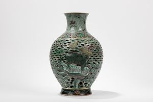 VASO IN PORCELLANA FAMIGLIA VERDE  - Asta Arte Orientale  - Associazione Nazionale - Case d'Asta italiane