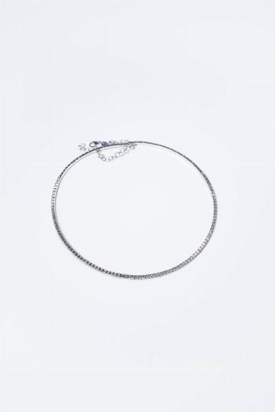 GIROCOLLO : Peso gr 9 5 semirigido in oro bianco  modello tennis  con parte centrale in diamanti taglio brillante per totali ct 2 68 ca  probabile colore G-H  purezza IF-VVS  - Asta Gioielli - Associazione Nazionale - Case d'Asta italiane