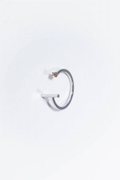 ANELLO : Peso gr 2 0 Misura 14 (54) in oro bianco  sommit con terminale geometrico e un diamante taglio brillante di ct 0 06 ca.  - Asta Gioielli - Associazione Nazionale - Case d'Asta italiane