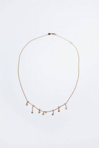 GIROCOLLO : Peso gr 3 2 in oro rosa con diamanti taglio brillante per totali ct 0 34 ca  probabile colore G-H  purezza IF-VVS.  - Asta Gioielli - Associazione Nazionale - Case d'Asta italiane