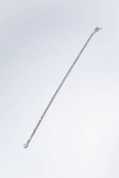 BRACCIALE : Peso gr 6 Lunghezza cm 18 in oro bianco  modello tennis  con diamanti taglio brillante per totali ct 1 0 ca  probabile colore G-H  purezza IF-VVS.  - Asta Gioielli - Associazione Nazionale - Case d'Asta italiane