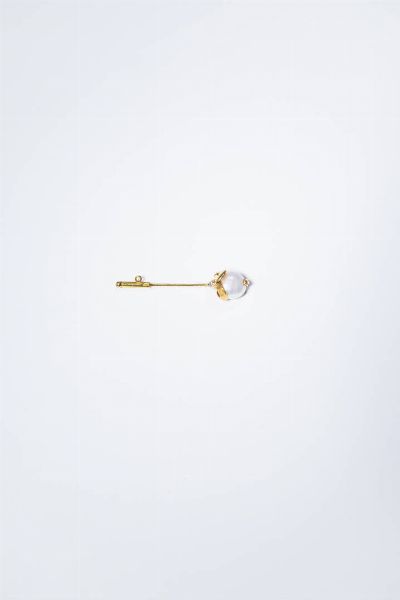 SPILLONE : Peso gr 5 8 in oro giallo con perla scaramazza diam. di mm 11 ca.  - Asta Gioielli - Associazione Nazionale - Case d'Asta italiane