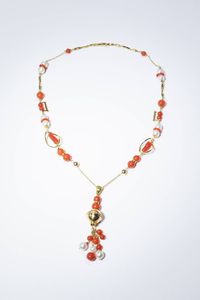 COLLANA - Peso gr 43 9 Lunghezza cm 52 in oro giallo con perle di acqua dolce alternate a sfere di corallo rosso mediterraneo  [..]