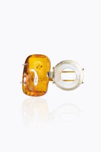 OFFICINA SOLARE - Peso gr 13 2 Cm 4x3 Spilla in oro giallo e bianco  firmata Officina Solare  con elemento in cristallo di rocca  [..]