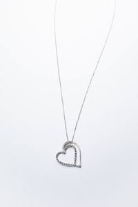 CATENA CON CIONDOLO - Peso gr 3 8 in oro bianco  a forma di cuore  con fila di diamanti taglio brillante per totali ct 0 15 ca.