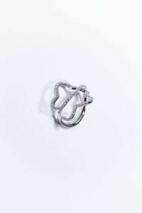 ANELLO - Peso gr 5 1 Misura 14 (54) in oro bianco  sommit a fiore  in diamanti taglio brillante per totali ct 0 76 ca  [..]