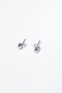 COPPIA DI ORECCHINI - Peso gr 1 0 in oro bianco  a lobo  con due diamanti taglio diamante taglio brillante per totali ct 0 12 ca.