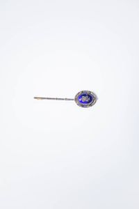 SPILLA - Peso gr 11 8 Lunghezza cm 7 XIX secolo  in oro a bassa caratura ed argento  a barretta  con elemento ovale in  [..]