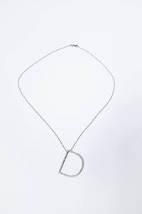 CATENA CON CIONDOLO - Peso gr 8 0 in oro bianco  a forma di lettera D in diamanti taglio brillante per totali ct 0 33 ca  probabile  [..]