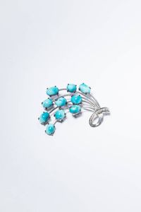 SPILLA - Peso gr 15 9 Cm 5 5x4 in oro bianco  anni '50  a forma di mazzo fiorito con turchesi cabochon e diamanti taglio  [..]