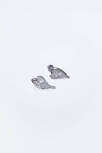 COPPIA DI ORECCHINI - Peso gr 4 7 in oro bianco  a forma di volute  con diamanti taglio brillante per totali ct 0 44 ca  probabile colore  [..]