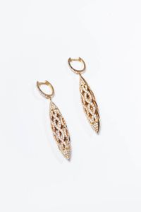 COPPIA DI ORECCHINI - Peso gr 12 6 pendenti  in oro rosa  con punte bombate e traforate in diamanti taglio brillante per totali ct 1  [..]