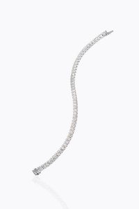 BRACCIALE - Peso gr 15 3 Lunghezza cm 17 in oro bianco  modello tennis  con diamanti taglio carr per totali ct 8 0 ca.