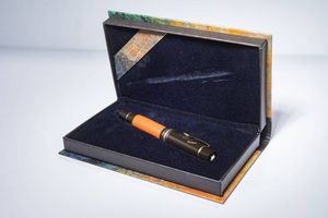 MONTBLANC - Stilografica Montblanc  modello Meisterstuck  serie limitata  H. Hemingway. Corpo e cappuccio bicolore in resina  [..]