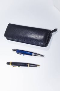 MONTBLANC - Lotto di due penne a sfera Montblanc  modello Boheme; una con corpo in resina nera e finiture color oro giallo  [..]