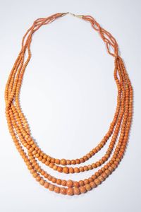 COLLANA - Peso gr 128 1 Lunghezza cm 77 composta da quattro fili di sfere di corallo mediterraneo nei toni del salmone a  [..]