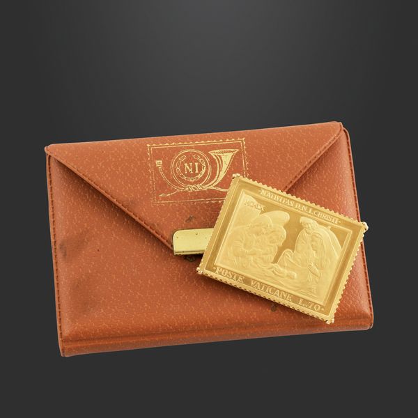 SPILLA CON FRANCOBOLLO  - Asta Gioielli & Objets de Vertu - Associazione Nazionale - Case d'Asta italiane