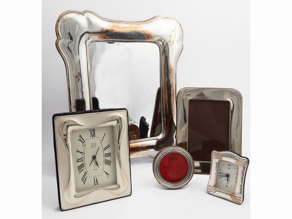 Grande cornice portaritratti in argento  - Asta Una casa fiorentina. Tra tradizione e modernit L'argenteria - I  - Associazione Nazionale - Case d'Asta italiane