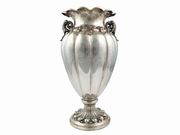 Vaso in argento, Milano Anni Trenta  - Asta Una casa fiorentina. Tra tradizione e modernit L'argenteria - I  - Associazione Nazionale - Case d'Asta italiane