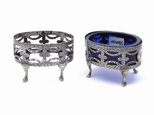 Piccolo vassoio in argento  - Asta Una casa fiorentina. Tra tradizione e modernit� L'argenteria - I  - Associazione Nazionale - Case d'Asta italiane