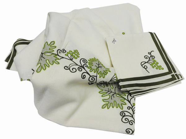 Tovaglia in lino color avorio, Emilia Bellini  - Asta Una casa fiorentina. Tra tradizione e modernit Le collezioni, i dipinti, gli arredi - III  - Associazione Nazionale - Case d'Asta italiane