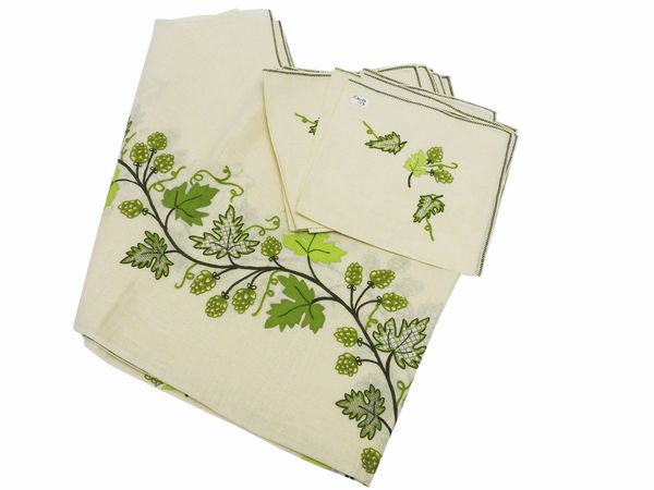 Tovaglia in lino color ecr, Emilia Bellini  - Asta Una casa fiorentina. Tra tradizione e modernit Le collezioni, i dipinti, gli arredi - III  - Associazione Nazionale - Case d'Asta italiane