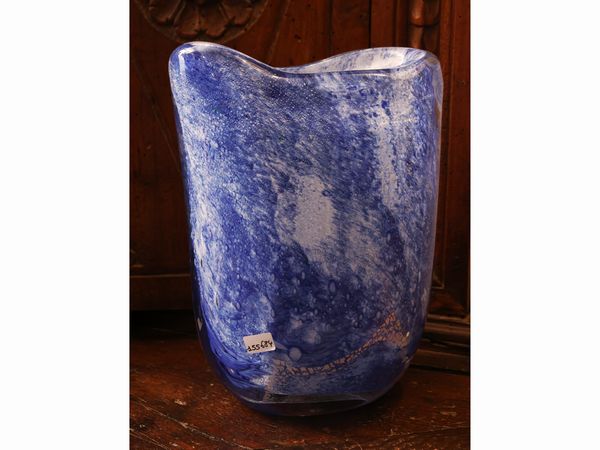 Vaso in vetro spesso  - Asta Una casa fiorentina. Tra tradizione e modernit Le collezioni, i dipinti, gli arredi - III  - Associazione Nazionale - Case d'Asta italiane