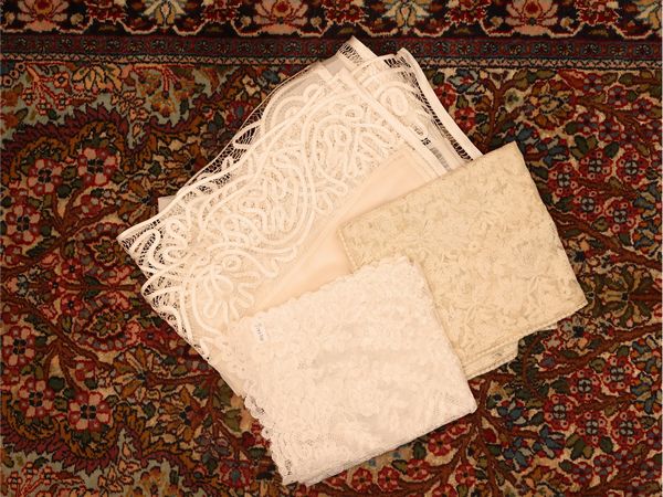 Stola in seta  - Asta Una casa fiorentina. Tra tradizione e modernit Le collezioni, i dipinti, gli arredi - III  - Associazione Nazionale - Case d'Asta italiane