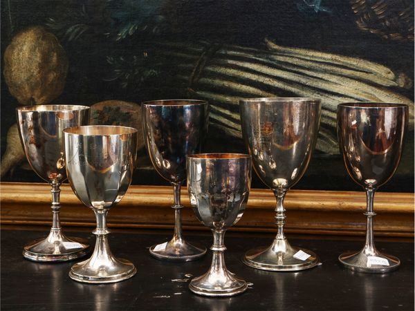 Sei trofei da collezione in metallo argentato  - Asta Una casa fiorentina. Tra tradizione e modernit Le collezioni, i dipinti, gli arredi - III  - Associazione Nazionale - Case d'Asta italiane