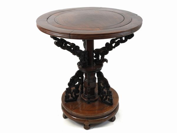 Tavolino da appoggio in mogano  - Asta Una casa fiorentina. Tra tradizione e modernit Le collezioni, i dipinti, gli arredi - III  - Associazione Nazionale - Case d'Asta italiane