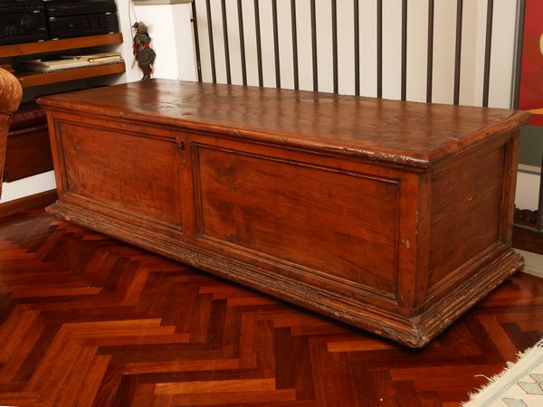 Cassapanca in noce  - Asta Una casa fiorentina. Tra tradizione e modernit Le collezioni, i dipinti, gli arredi - III  - Associazione Nazionale - Case d'Asta italiane