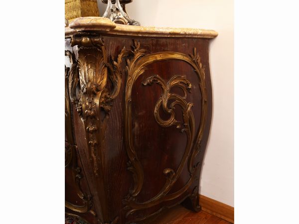 Grande cassettone in quercia scurita e bronzi dorati  - Asta Una casa fiorentina. Tra tradizione e modernit Le collezioni, i dipinti, gli arredi - III  - Associazione Nazionale - Case d'Asta italiane
