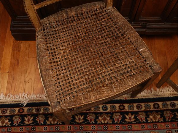 Coppia di sedie laccate e decorate ad Arte povera  - Asta Una casa fiorentina. Tra tradizione e modernit Le collezioni, i dipinti, gli arredi - III  - Associazione Nazionale - Case d'Asta italiane