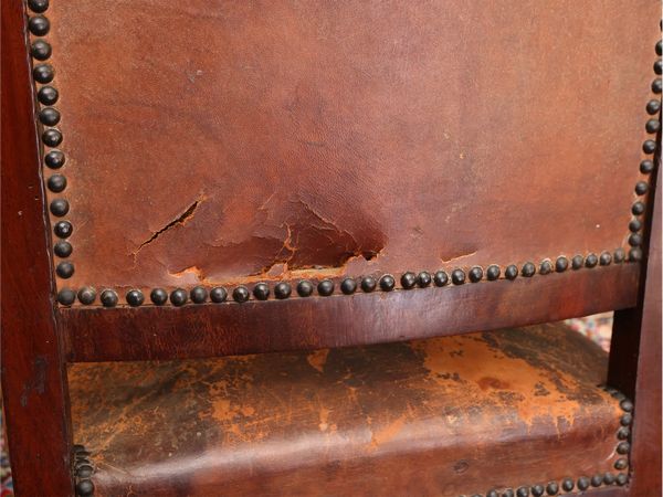 Serie di tre poltroncine in noce  - Asta Una casa fiorentina. Tra tradizione e modernit Le collezioni, i dipinti, gli arredi - III  - Associazione Nazionale - Case d'Asta italiane