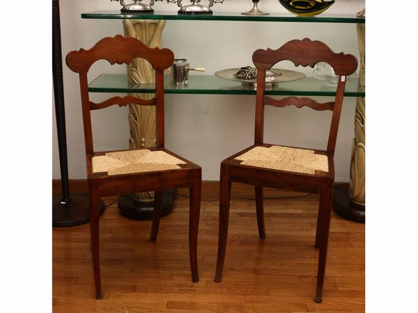 Serie di tre sedie in noce  - Asta Una casa fiorentina. Tra tradizione e modernit Le collezioni, i dipinti, gli arredi - III  - Associazione Nazionale - Case d'Asta italiane