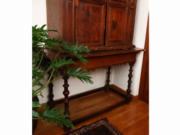 Tavolo in noce  - Asta Una casa fiorentina. Tra tradizione e modernit Le collezioni, i dipinti, gli arredi - III  - Associazione Nazionale - Case d'Asta italiane