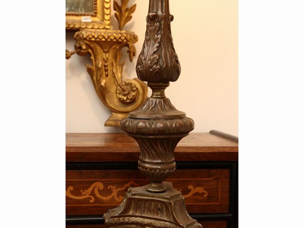 Coppia di torciere in rame argentato  - Asta Una casa fiorentina. Tra tradizione e modernit Le collezioni, i dipinti, gli arredi - III  - Associazione Nazionale - Case d'Asta italiane