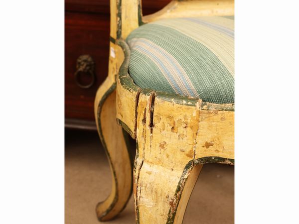 Piccola sedia in legno laccato color burro  - Asta Una casa fiorentina. Tra tradizione e modernit Le collezioni, i dipinti, gli arredi - III  - Associazione Nazionale - Case d'Asta italiane