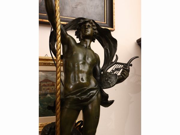 Grande lume da tavolo in antimonio, da Auguste Moreau  - Asta Una casa fiorentina. Tra tradizione e modernit Le collezioni, i dipinti, gli arredi - III  - Associazione Nazionale - Case d'Asta italiane